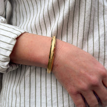 Load image into Gallery viewer, Wrist Warmer
